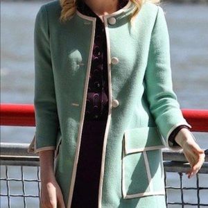 Looking for this coat! In mint! Size small!!!